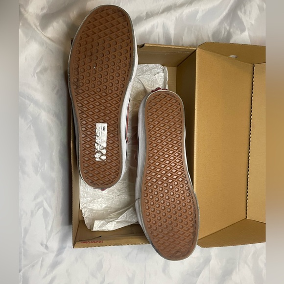 Vans SK8-HI SHOE
COLOR: Burnt Ochre
SIZE: 11.0 Men = 12.5 Women - Picture 16 of 16